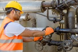 This article explores the key hazards in the oil industry and the latest innovations aimed at preventing workplace injuries and fatalities.